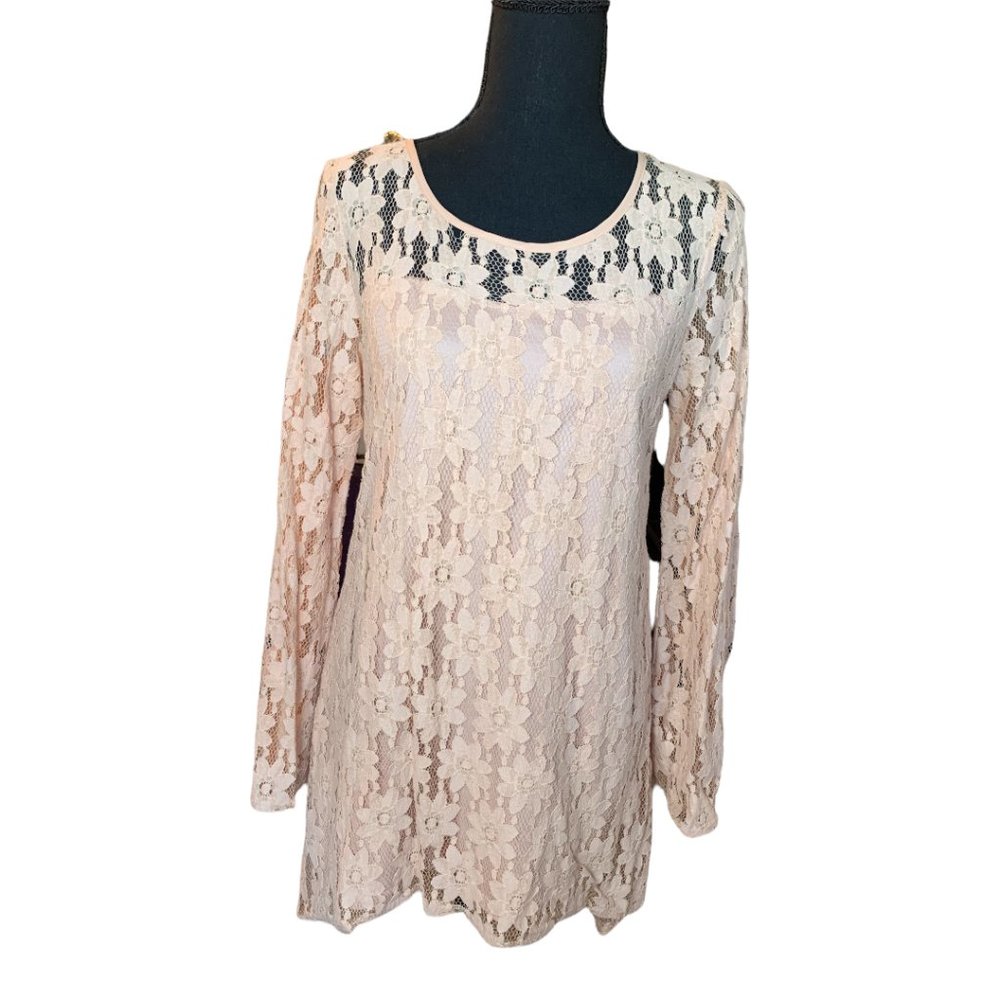 Blu Pepper | Vintage Blush Long-Sleeve Lace Mini Dress